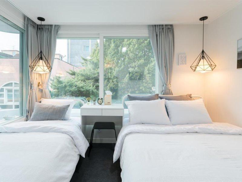 Neat House Hotel Seoul Bagian luar foto