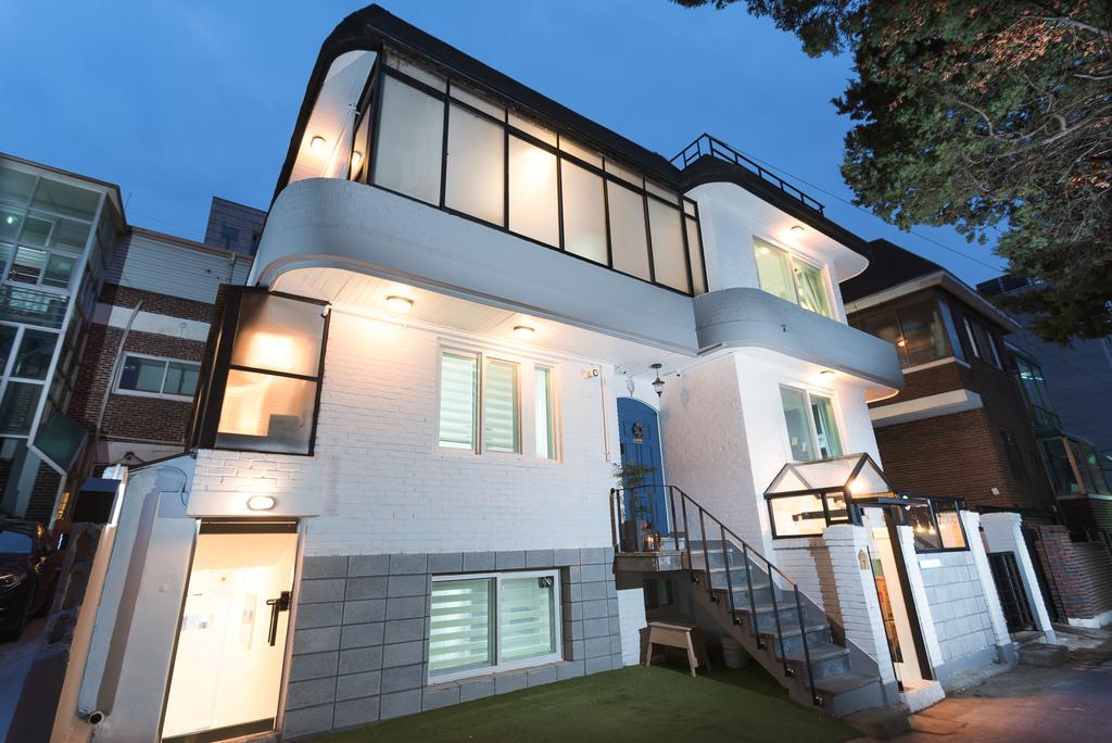 Neat House Hotel Seoul Bagian luar foto