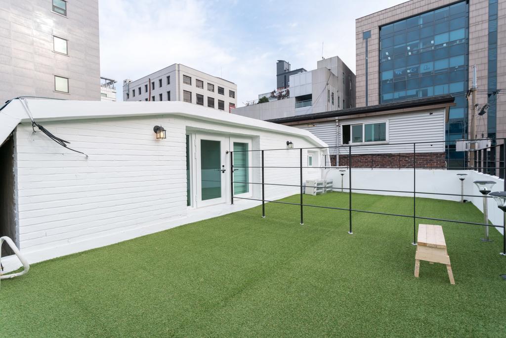 Neat House Hotel Seoul Bagian luar foto