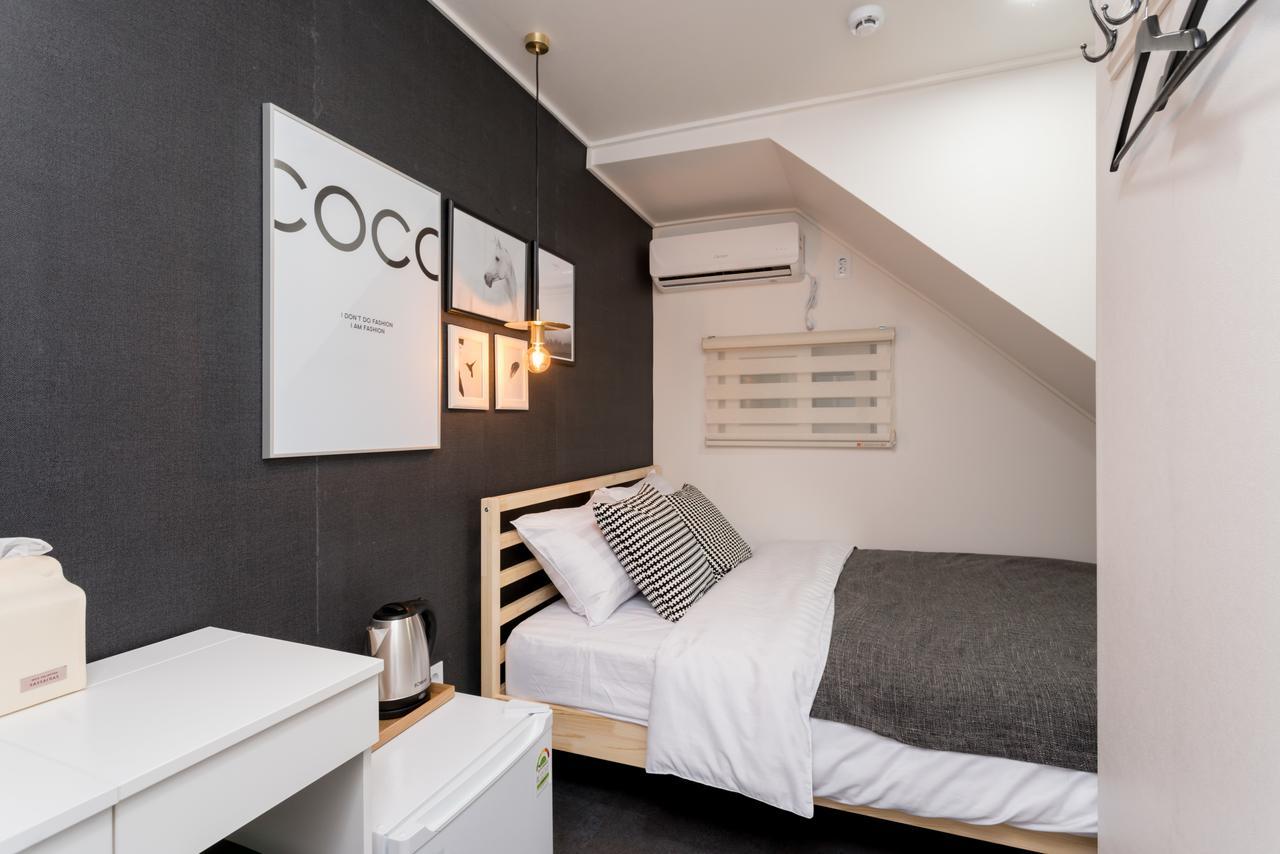 Neat House Hotel Seoul Bagian luar foto
