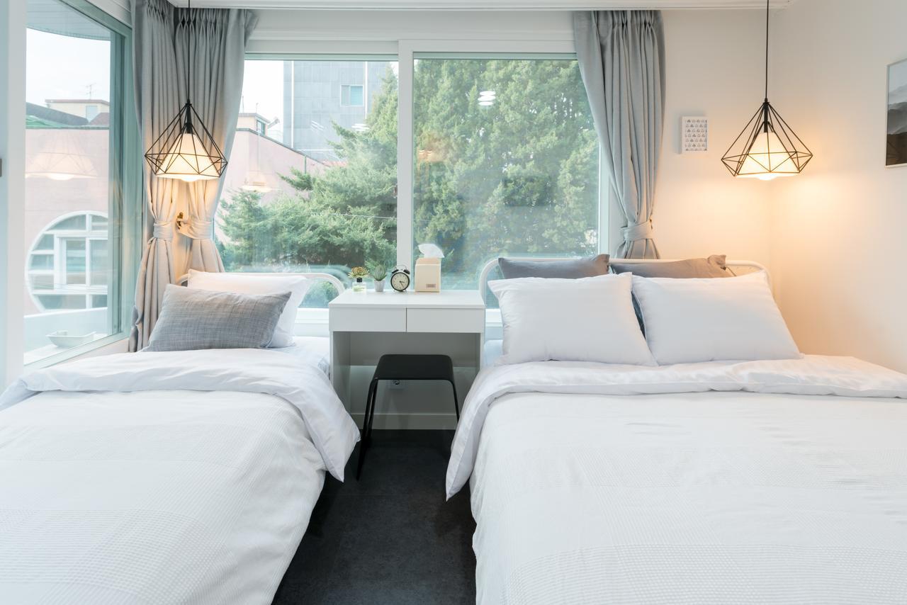 Neat House Hotel Seoul Bagian luar foto