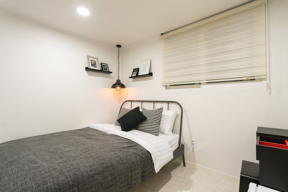 Neat House Hotel Seoul Bagian luar foto