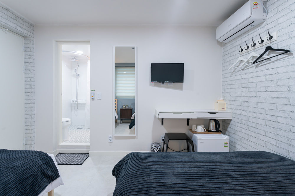 Neat House Hotel Seoul Bagian luar foto