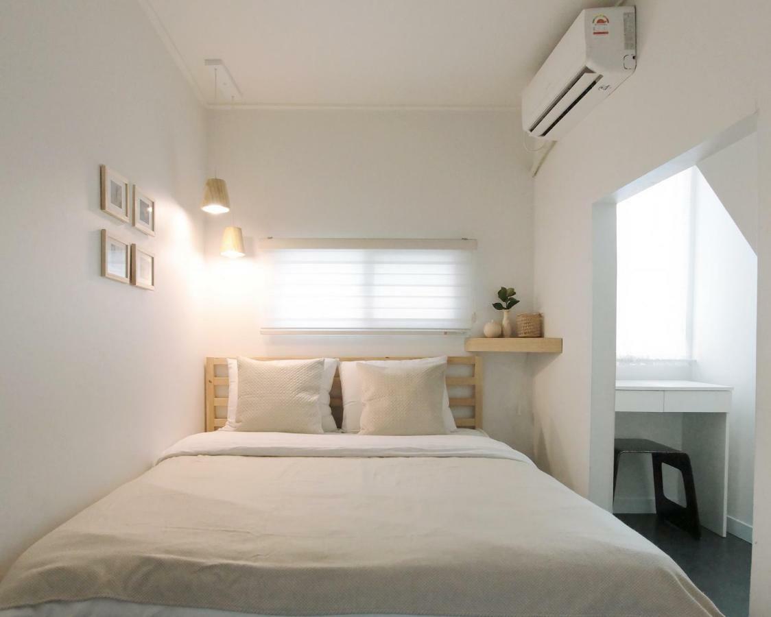 Neat House Hotel Seoul Bagian luar foto