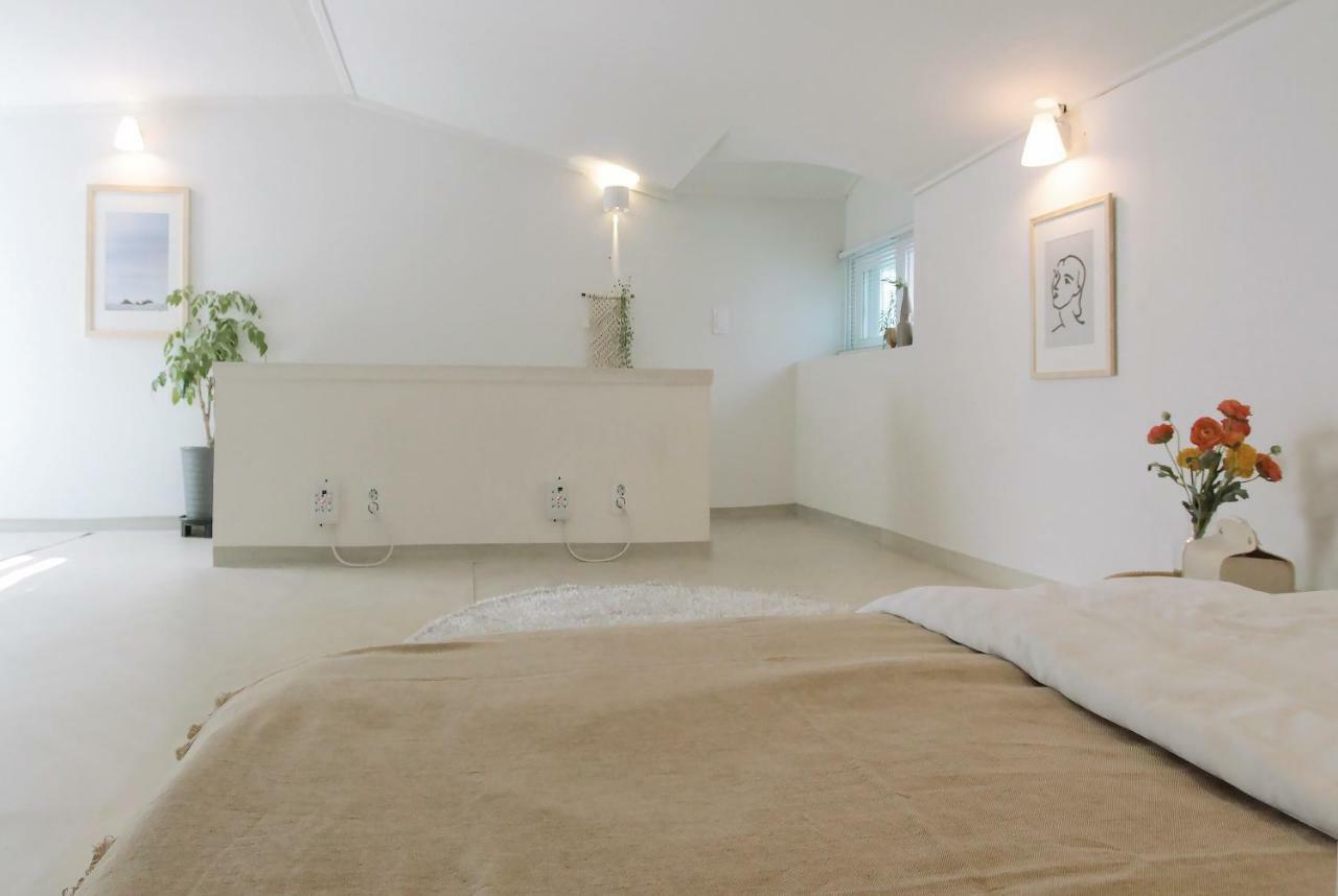 Neat House Hotel Seoul Bagian luar foto