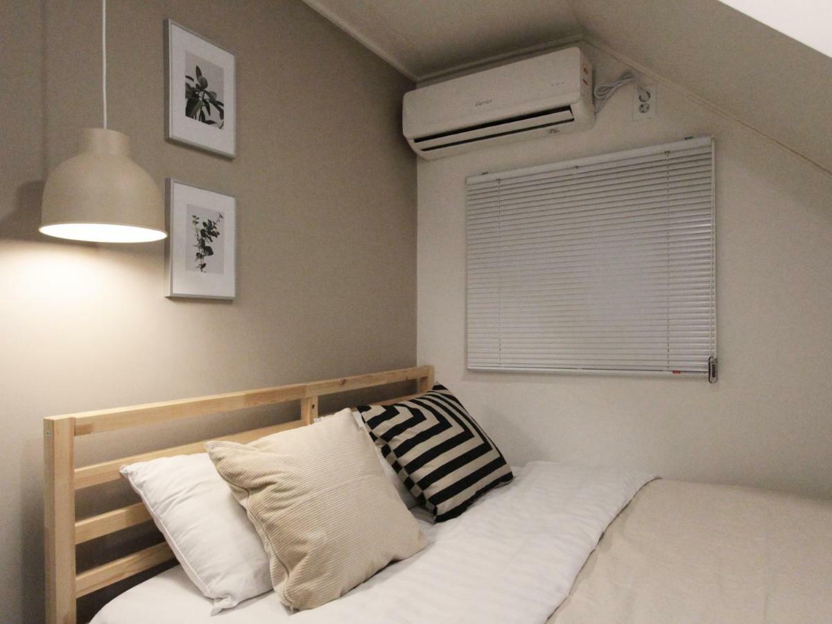Neat House Hotel Seoul Bagian luar foto