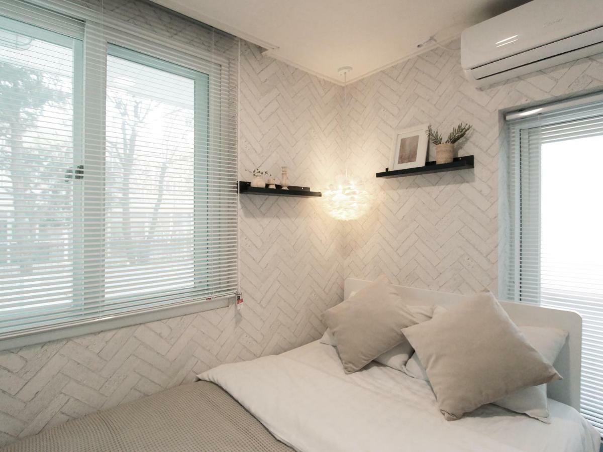Neat House Hotel Seoul Bagian luar foto