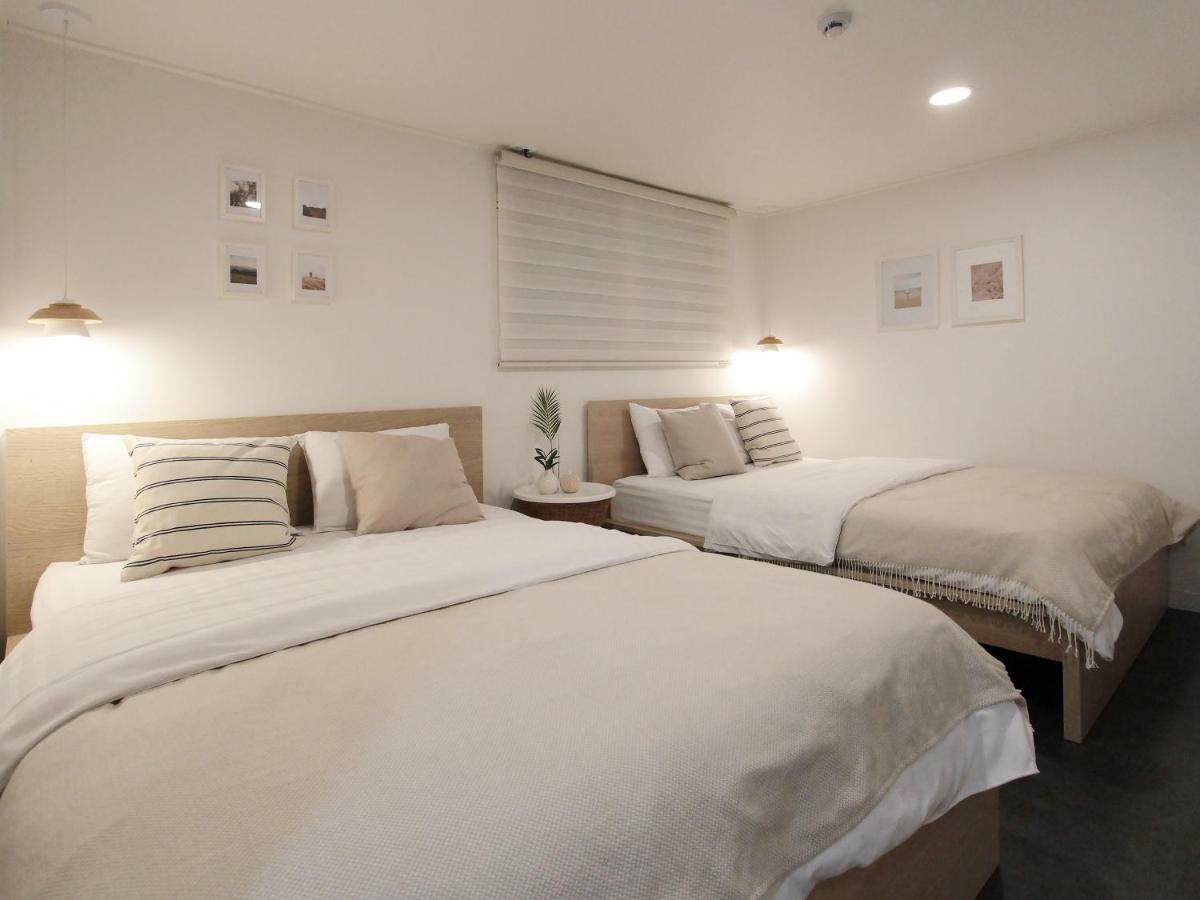 Neat House Hotel Seoul Bagian luar foto