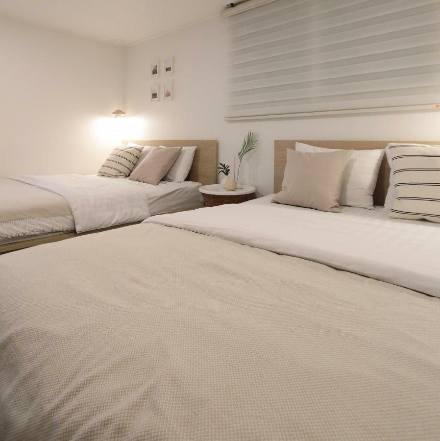 Neat House Hotel Seoul Bagian luar foto