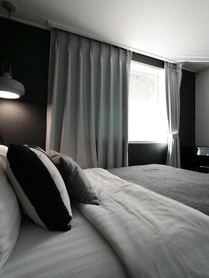 Neat House Hotel Seoul Bagian luar foto